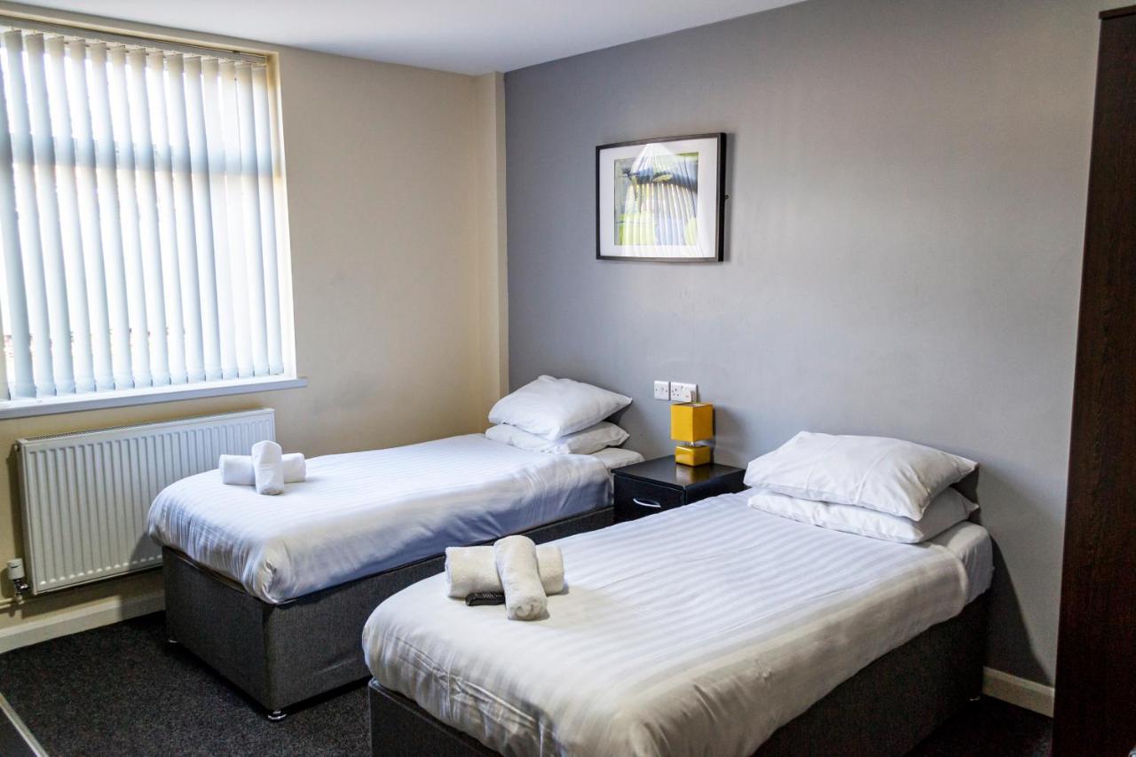 Lymedale Suites Studios & Aparthotel In Newcastle Under Lyme & Stoke Екстериор снимка