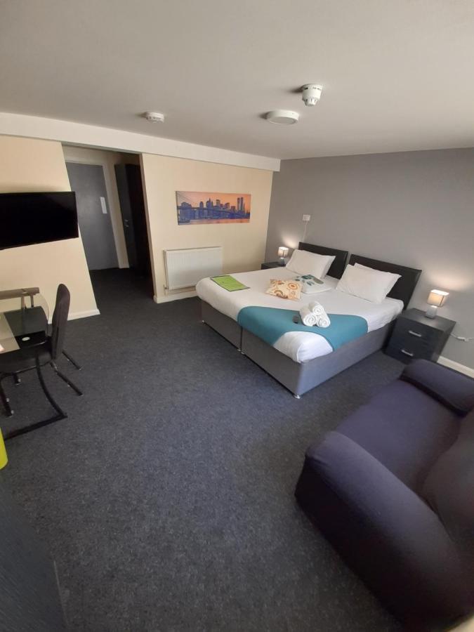 Lymedale Suites Studios & Aparthotel In Newcastle Under Lyme & Stoke Екстериор снимка