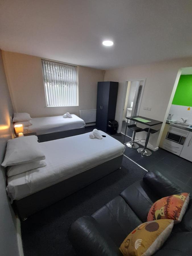 Lymedale Suites Studios & Aparthotel In Newcastle Under Lyme & Stoke Екстериор снимка