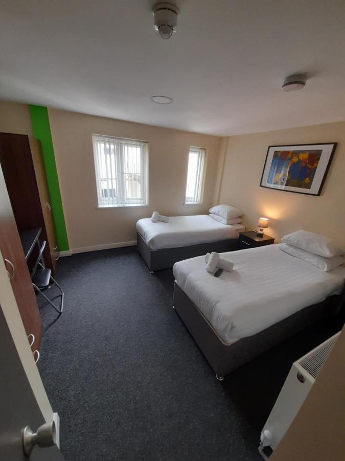 Lymedale Suites Studios & Aparthotel In Newcastle Under Lyme & Stoke Екстериор снимка