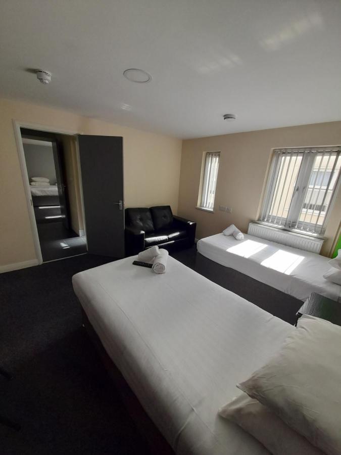 Lymedale Suites Studios & Aparthotel In Newcastle Under Lyme & Stoke Екстериор снимка