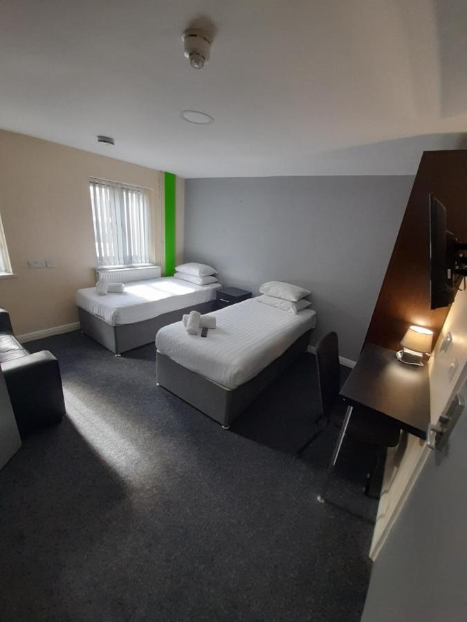 Lymedale Suites Studios & Aparthotel In Newcastle Under Lyme & Stoke Екстериор снимка