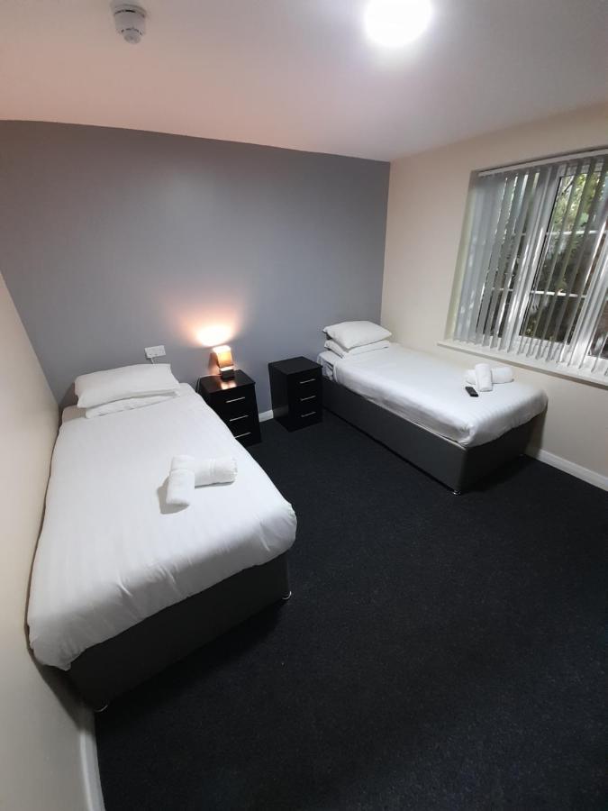 Lymedale Suites Studios & Aparthotel In Newcastle Under Lyme & Stoke Екстериор снимка