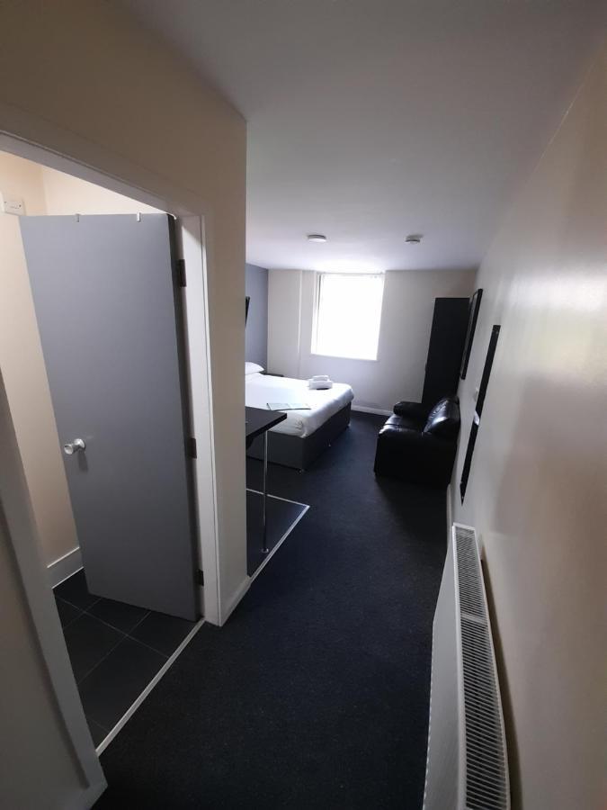 Lymedale Suites Studios & Aparthotel In Newcastle Under Lyme & Stoke Екстериор снимка