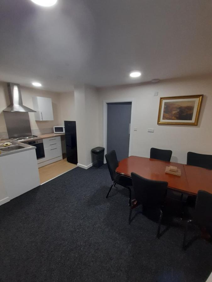 Lymedale Suites Studios & Aparthotel In Newcastle Under Lyme & Stoke Екстериор снимка